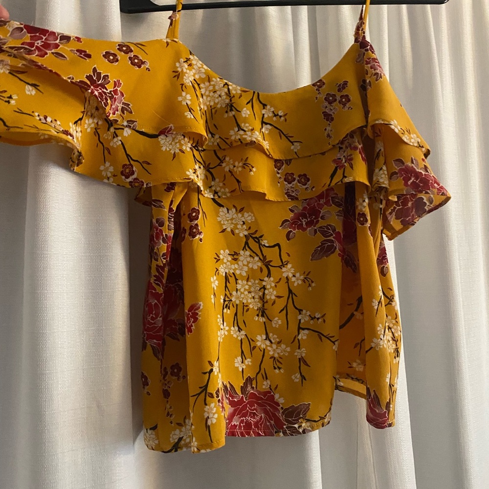 floral shirt